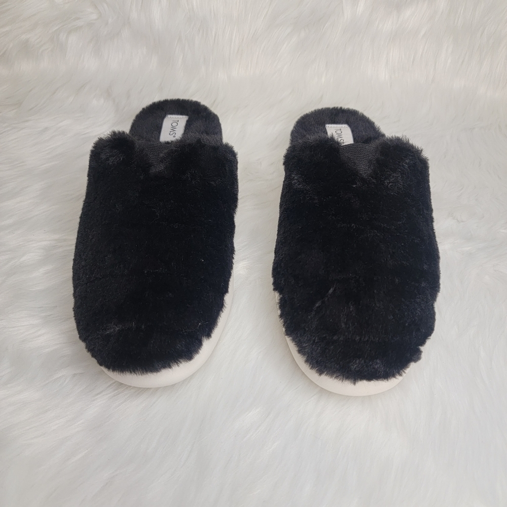 TOMS alpargata mule black faux fur slippers. - Picture 2 of 11